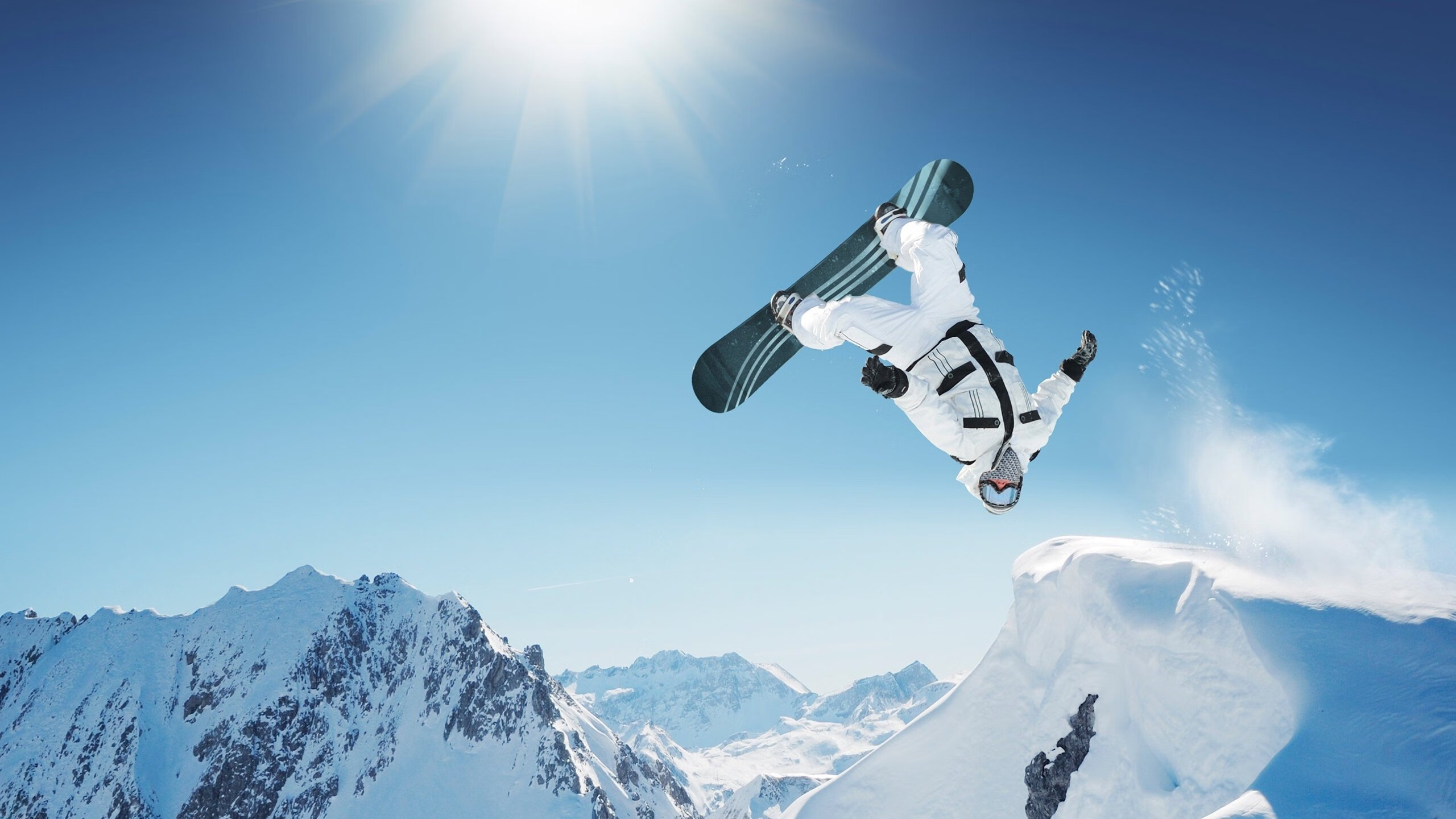 赛道之外的争冠之夜,当本泽马在防守端锁死对手