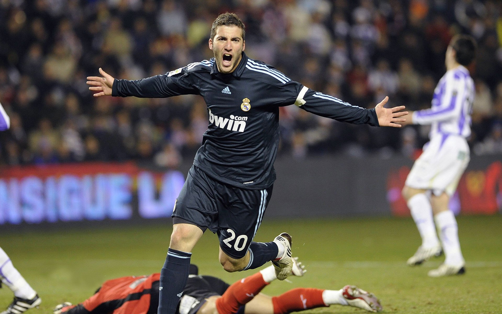 教科书般的掌控力，拉梅洛演绎现代篮球艺术，热火力克浙江队