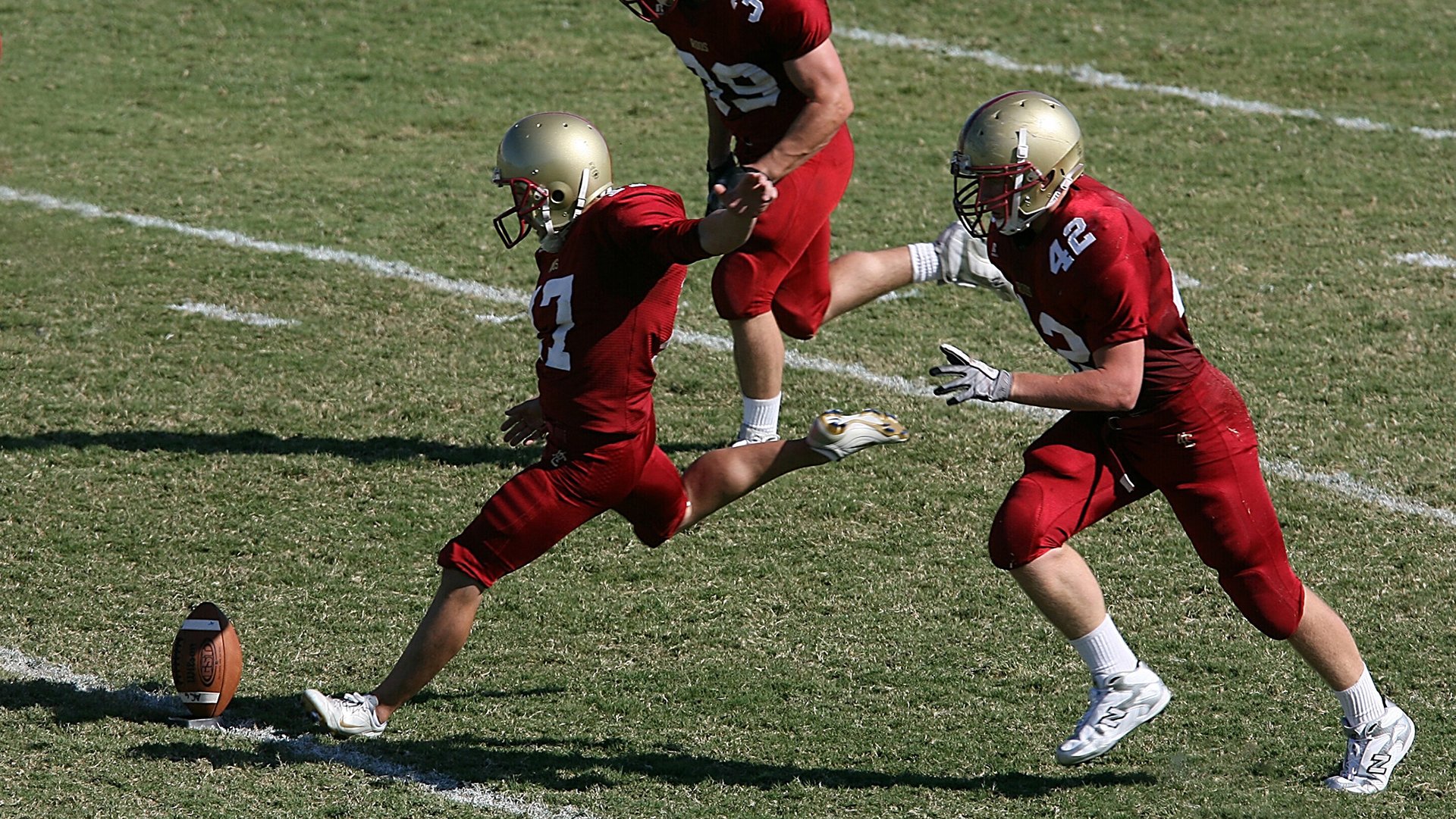 赛道之外，冰场之上，范弗利特末节接管F1主题之夜
